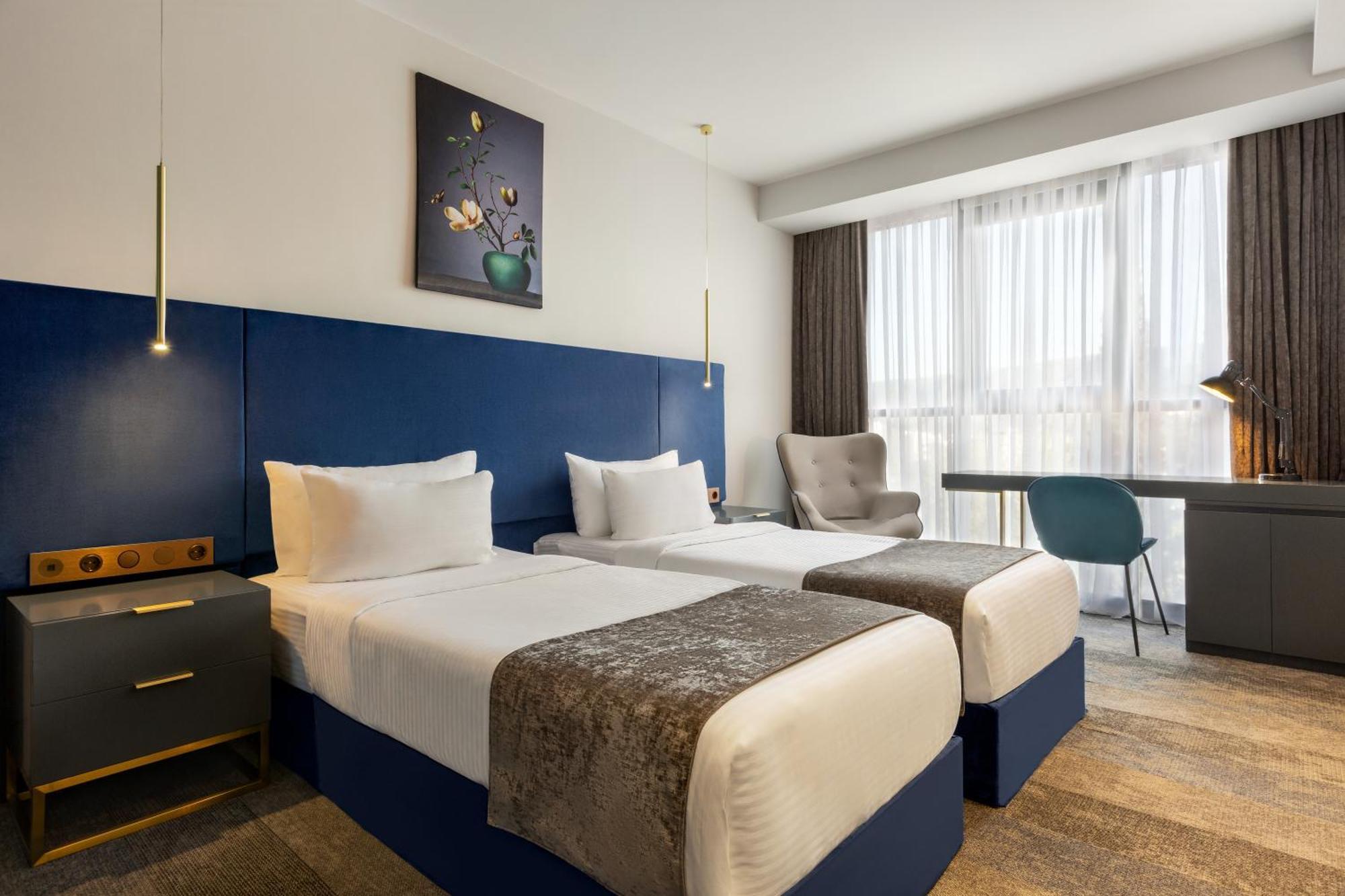 ГОСТИНИЦА RAMADA BY WYNDHAM TBILISI OLD CITY ТБИЛИСИ 4* (Грузия) - от 3282  UAH | NOCHI